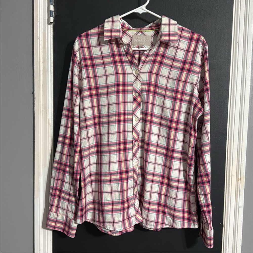 Banana Republic Soft Wash Plaid Button Down Shirt Size: L